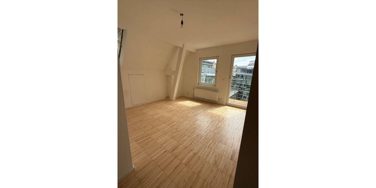 Etagenwohnung Stuttgart Mitte - 6 Zimmer, 176 m&sup2;, 3.800&euro; | Angebot:26476054