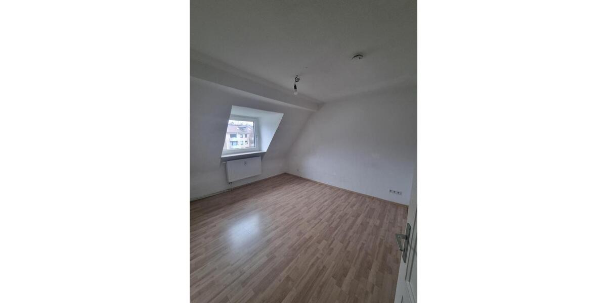 Dachgeschoßwohnung Duisburg Duisburg-Mitte - 2 Zimmer, 43 m&sup2;, 430&euro; | Angebot:24849639