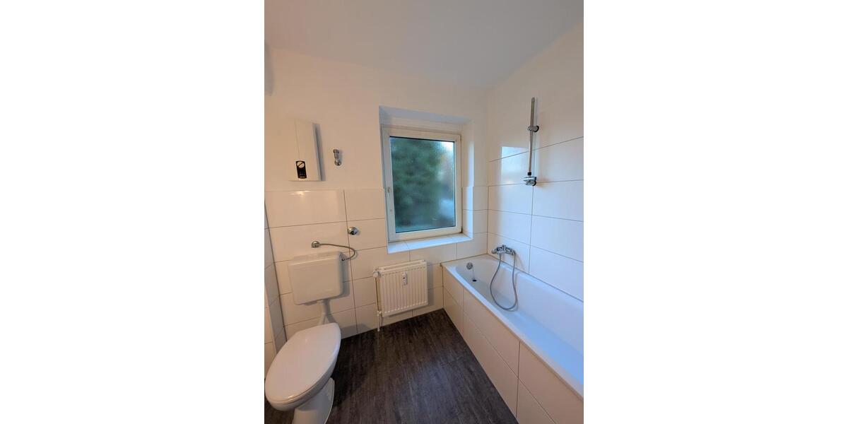 ~ Tolle Etagenwohnung + renoviert + ruhige Lage nah am Kanal ~ 2 zimmer