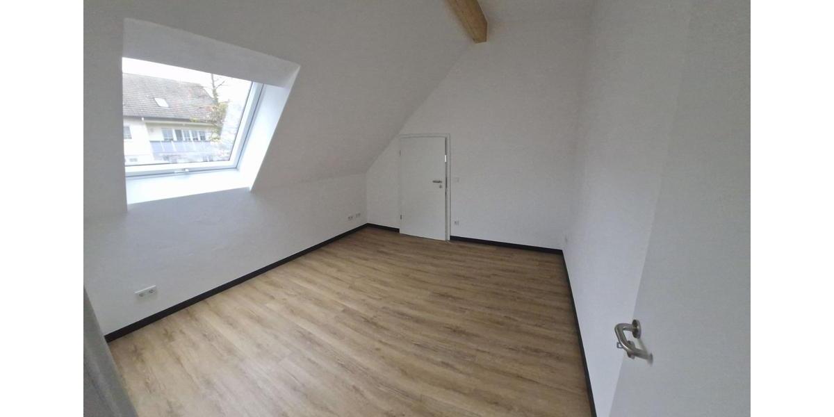 Dachgeschoßwohnung Alsfeld - 3.5 Zimmer, 105 m&sup2;, 1.207&euro; | Angebot:23273135