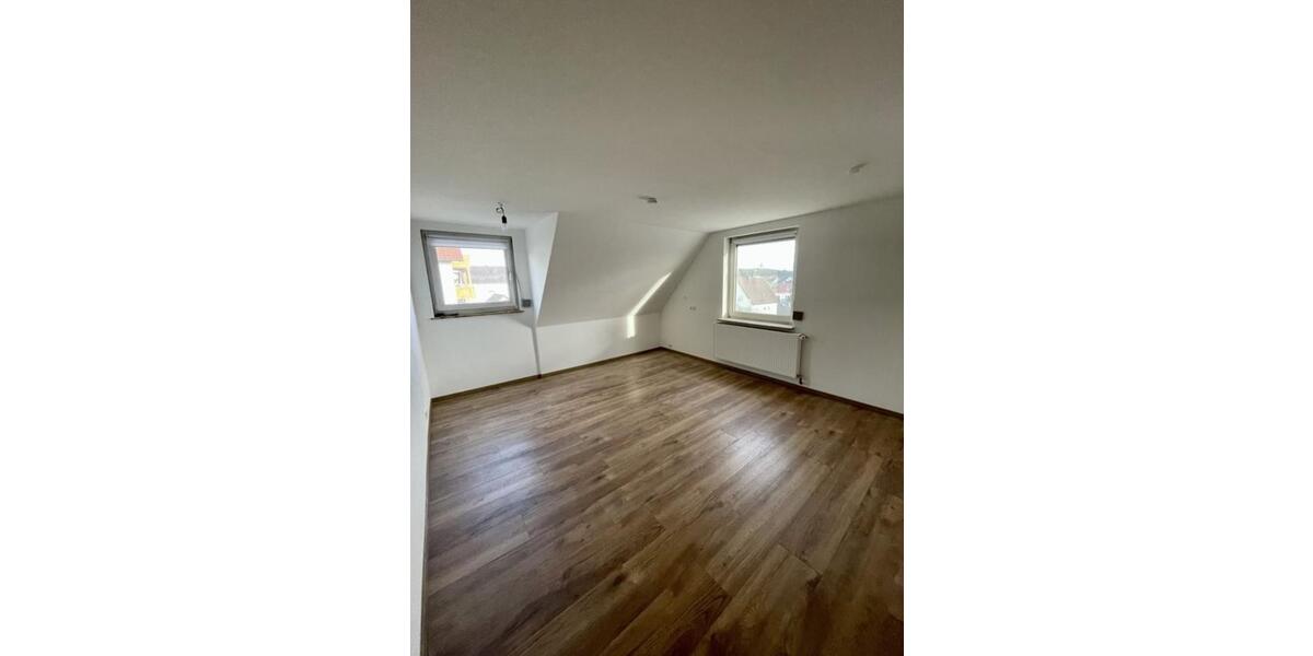 Dachgeschoßwohnung Nattheim - 3 Zimmer, 65 m&sup2;, 780&euro; | Angebot:25340815