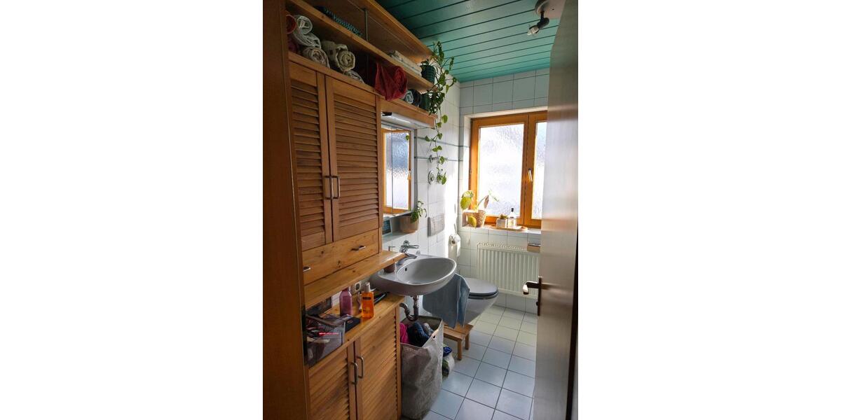 Etagenwohnung Gerbrunn - 3 Zimmer, 74 m&sup2;, 1.200&euro; | Angebot:25964207