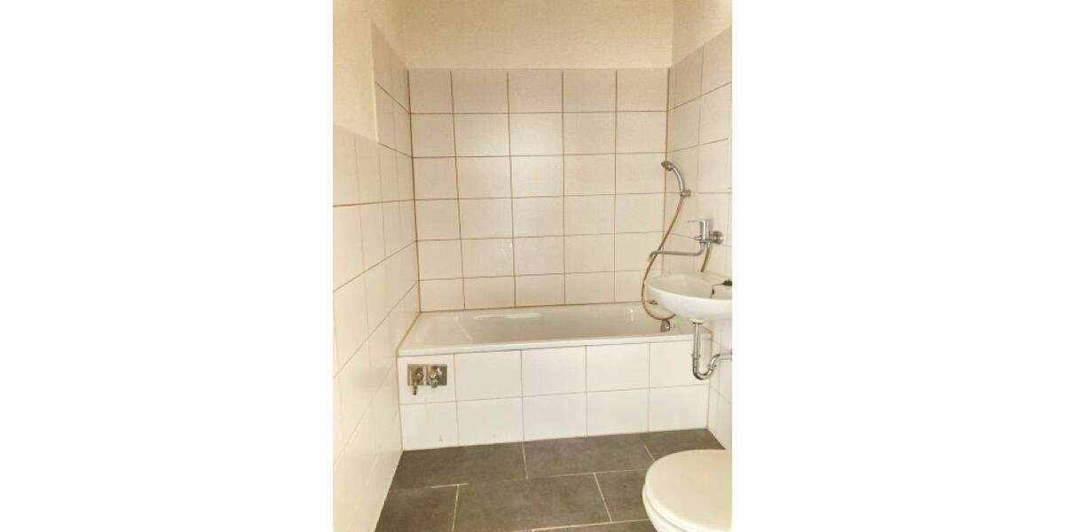 Etagenwohnung Gotha Gotha West - 3 Zimmer, 71 m&sup2;, 425&euro; | Angebot:24450842