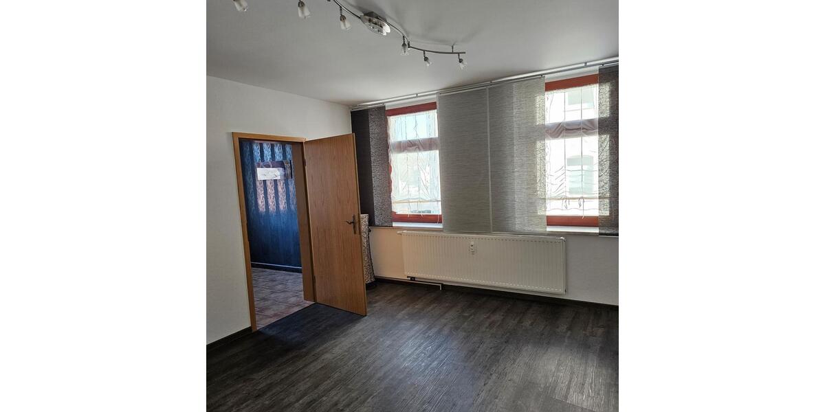 Erdgeschoßwohnung Lichtenstein (Sachsen) - 2.5 Zimmer, 57 m&sup2;, 400&euro; | Angebot:25362048