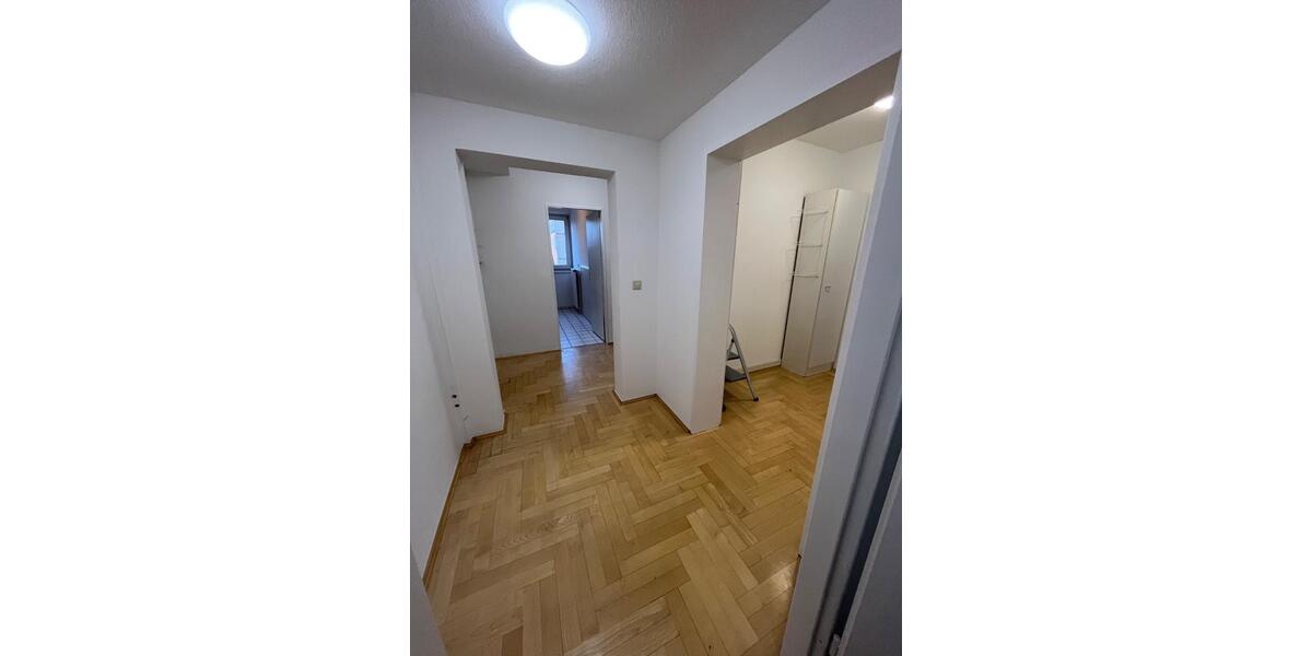 Etagenwohnung Wolfsburg - 2 Zimmer, 84 m&sup2;, 900&euro; | Angebot:26618676