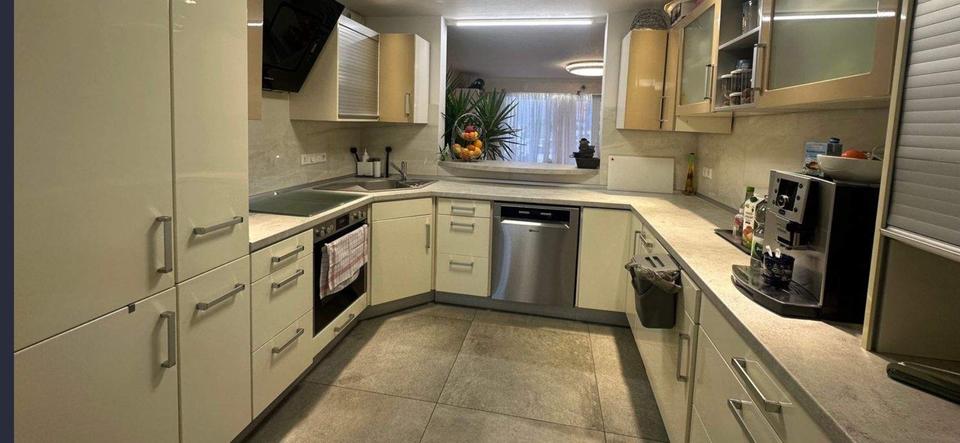Etagenwohnung Kenzingen - 6 Zimmer, 190 m&sup2;, 2.200&euro; | Angebot:26406601