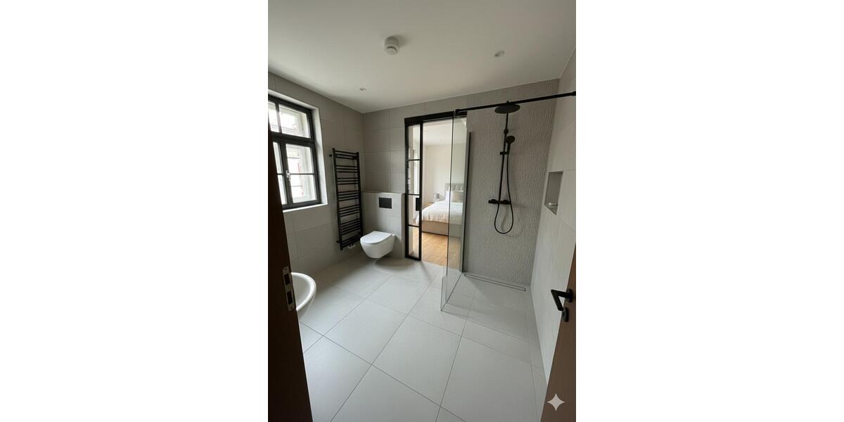 Einfamilienhaus Geiselhöring - 10 Zimmer, 300 m&sup2;, 1.500&euro; | Angebot:24461635