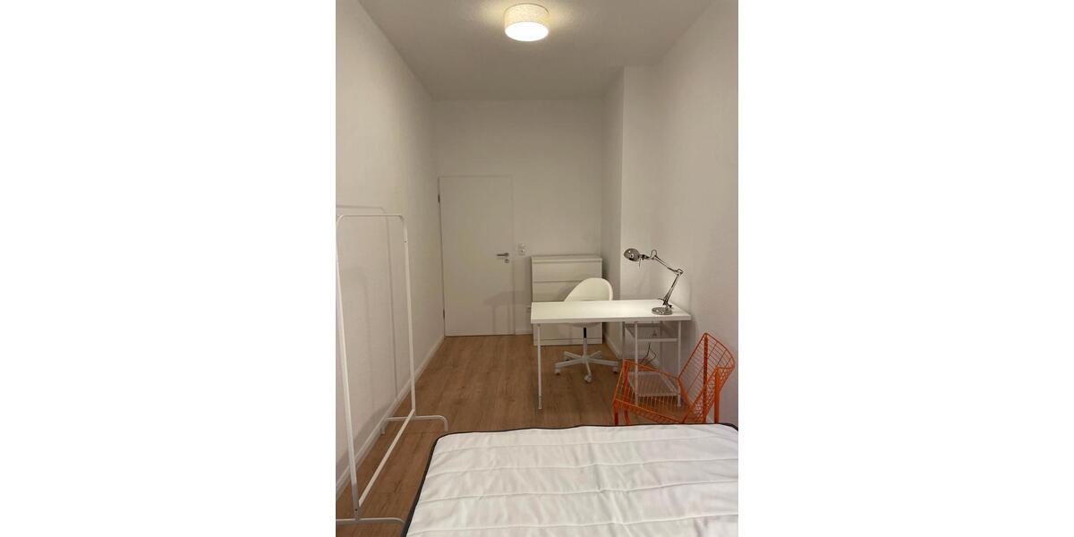 Hochparterre Bremen Neustadt - 1 Zimmer, 14 m&sup2;, 565&euro; | Angebot:26642330