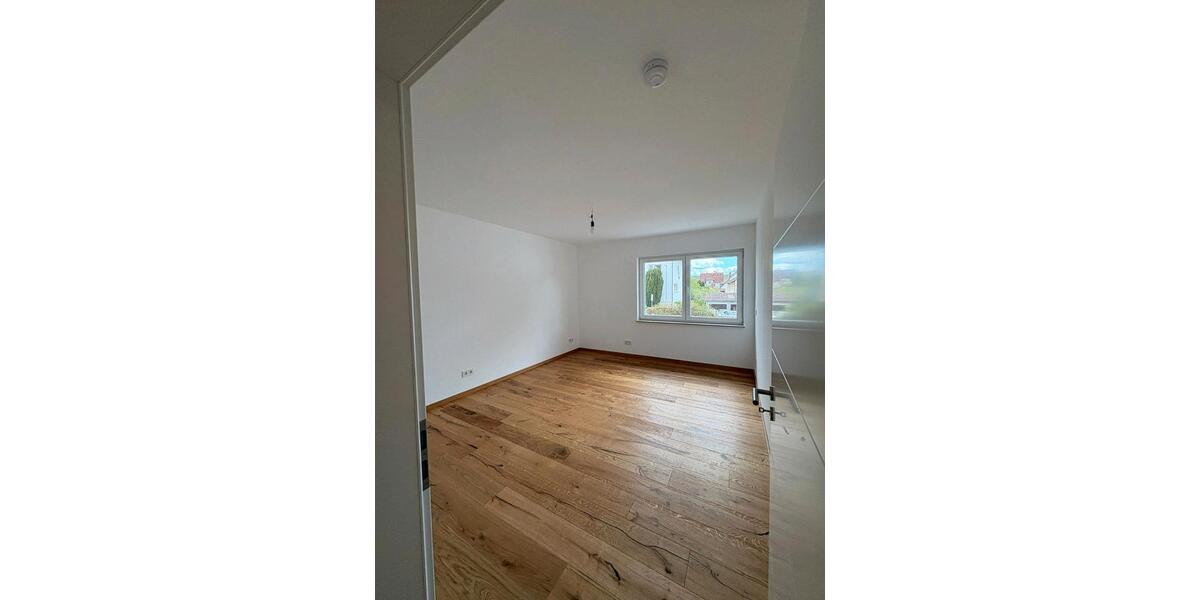 Etagenwohnung Eppstein - 3 Zimmer, 100 m&sup2;, 1.500&euro; | Angebot:26412955
