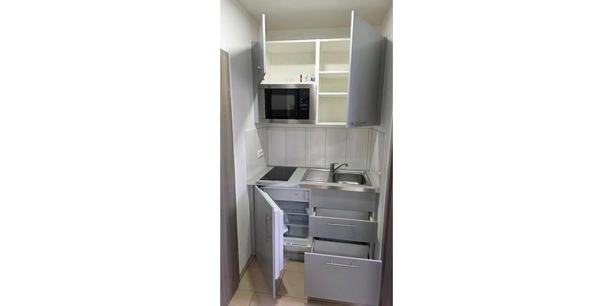 Modernes WG Zimmer mit eigene Bad nur für Frauen Wohngemeinschaft 3 zimmer