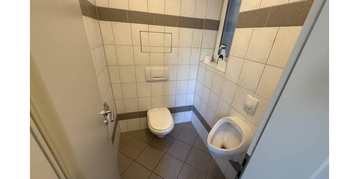Gewerbeobjekt Mannheim Neuostheim - 8 Zimmer, 239 m&sup2;, 2.390&euro; | Angebot:26290579