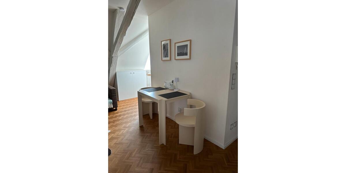 Dachgeschoßwohnung Überlingen - 1.5 Zimmer, 50 m&sup2;, 1.350&euro; | Angebot:24658939