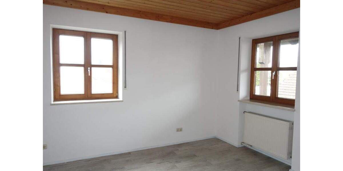 Doppelhaushälfte Laberweinting - 4 Zimmer, 163 m&sup2;, 1.000&euro; | Angebot:24529531