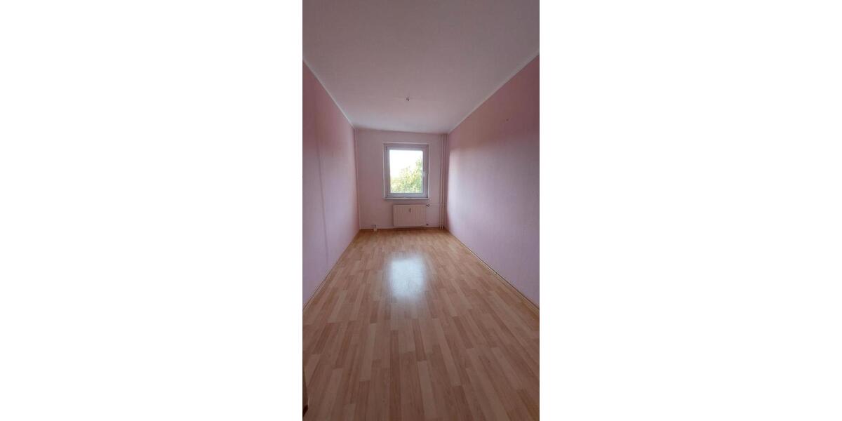 Etagenwohnung Bernsdorf - 3 Zimmer, 61 m&sup2;, 260&euro; | Angebot:23089920