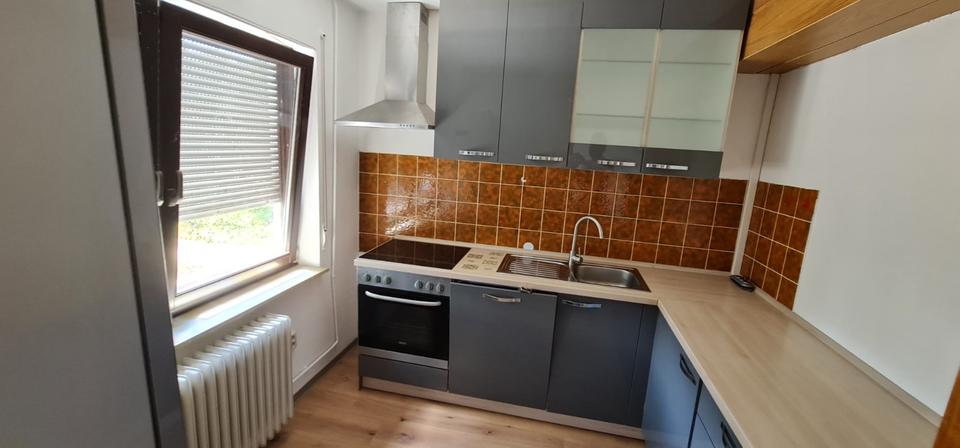 Wohnen auf Zeit Niedernhausen - 6 Zimmer, 160 m&sup2;, 12&euro; | Angebot:24752470