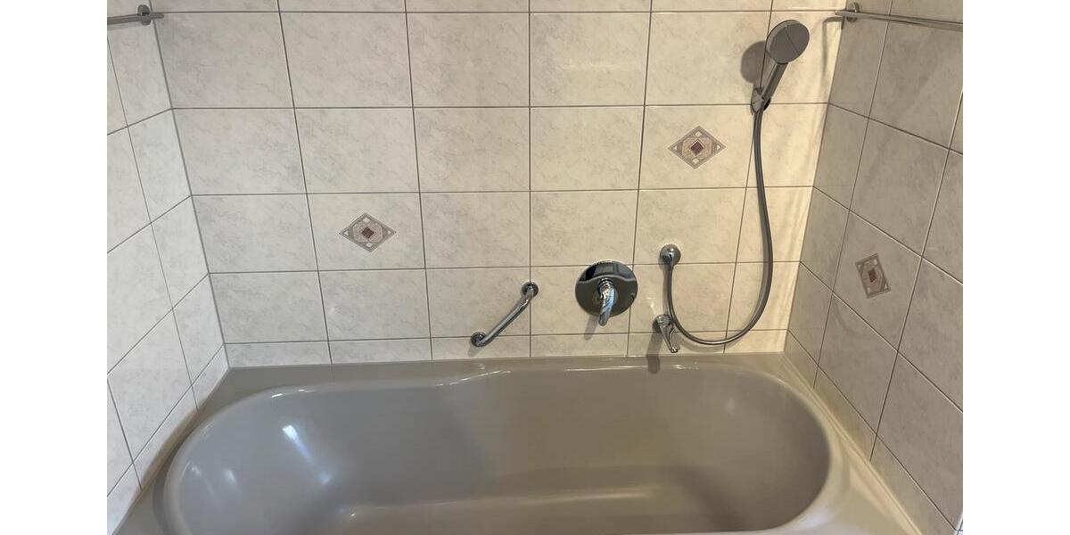 Etagenwohnung Rosenfeld - 4.5 Zimmer, 134 m&sup2;, 1.300&euro; | Angebot:25993674