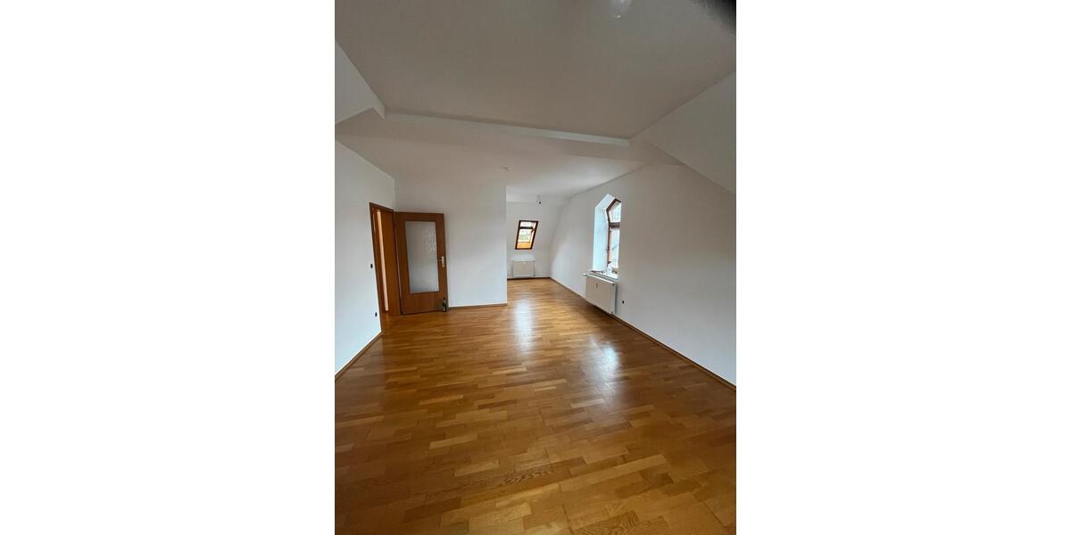 Dachgeschoßwohnung Waldkappel - 3 Zimmer, 83 m&sup2;, 450&euro; | Angebot:25637662