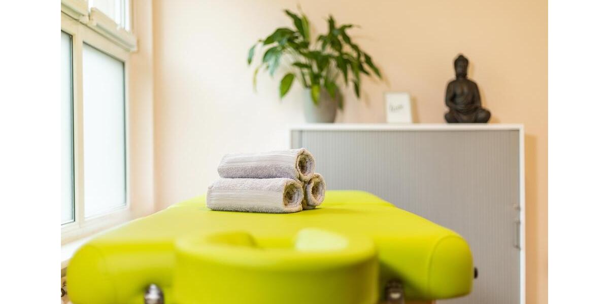 Vermiete Fitnessstudio Massageraum für Trainer Physiotherapeut zimmer