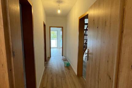 Helle , sanierte Dachgeschosswohnung mit Balkon plus Nutzfläche zimmer