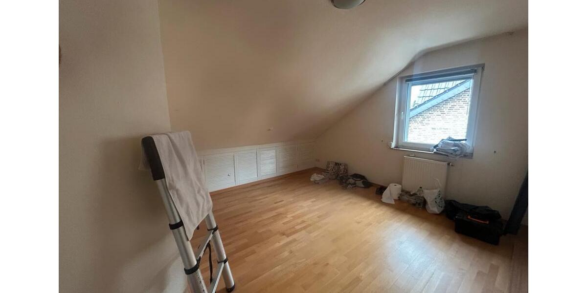 Dachgeschoßwohnung Geilenkirchen - 3 Zimmer, 54 m&sup2;, 830&euro; | Angebot:26017927