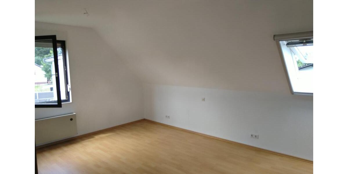 Dachgeschoßwohnung Angelbachtal - 3 Zimmer, 80 m&sup2;, 700&euro; | Angebot:25160991