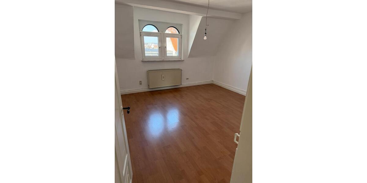 Dachgeschoßwohnung Fulda - 3 Zimmer, 84 m&sup2;, 850&euro; | Angebot:25844423