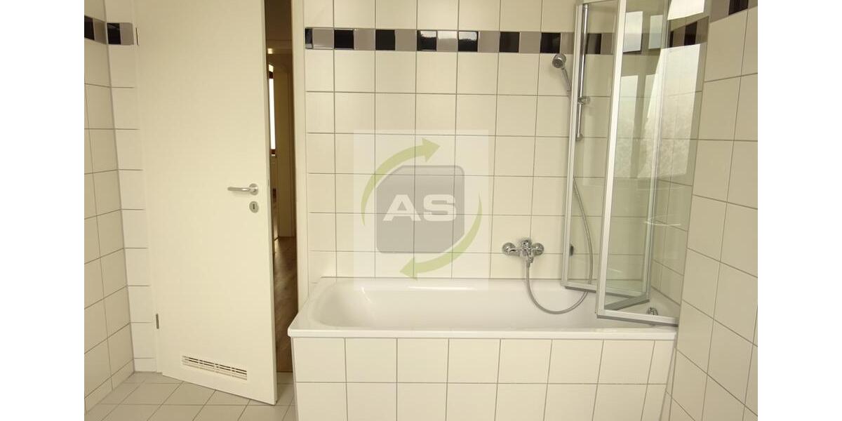 Etagenwohnung Zwickau - 4 Zimmer, 161 m&sup2;, 1.156&euro; | Angebot:26263464