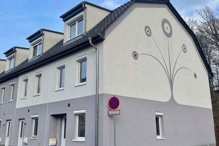 *sehr schönes und modernes Reihenmittelhaus in ruhiger Lage im Ortskern von Liegau-Augustusbad* 4 zimmer