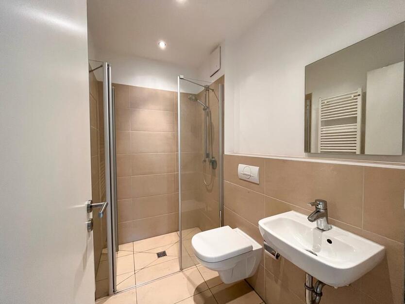 3-Zimmer-Erdgeschosswohnung mit Terrasse und Blick auf die Weser zimmer