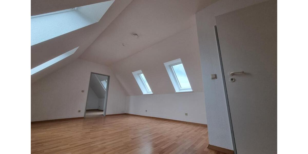 Dachgeschoßwohnung Halberstadt - 3 Zimmer, 79 m&sup2;, 460&euro; | Angebot:26460992