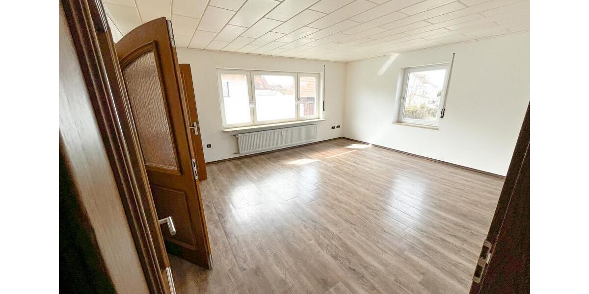 Etagenwohnung Pyrbaum - 5 Zimmer, 123 m&sup2;, 990&euro; | Angebot:25859935