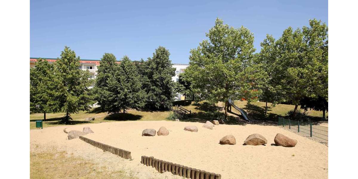 Etagenwohnung Neubrandenburg Datzeberg - 4 Zimmer, 75 m&sup2;, 319&euro; | Angebot:25987031