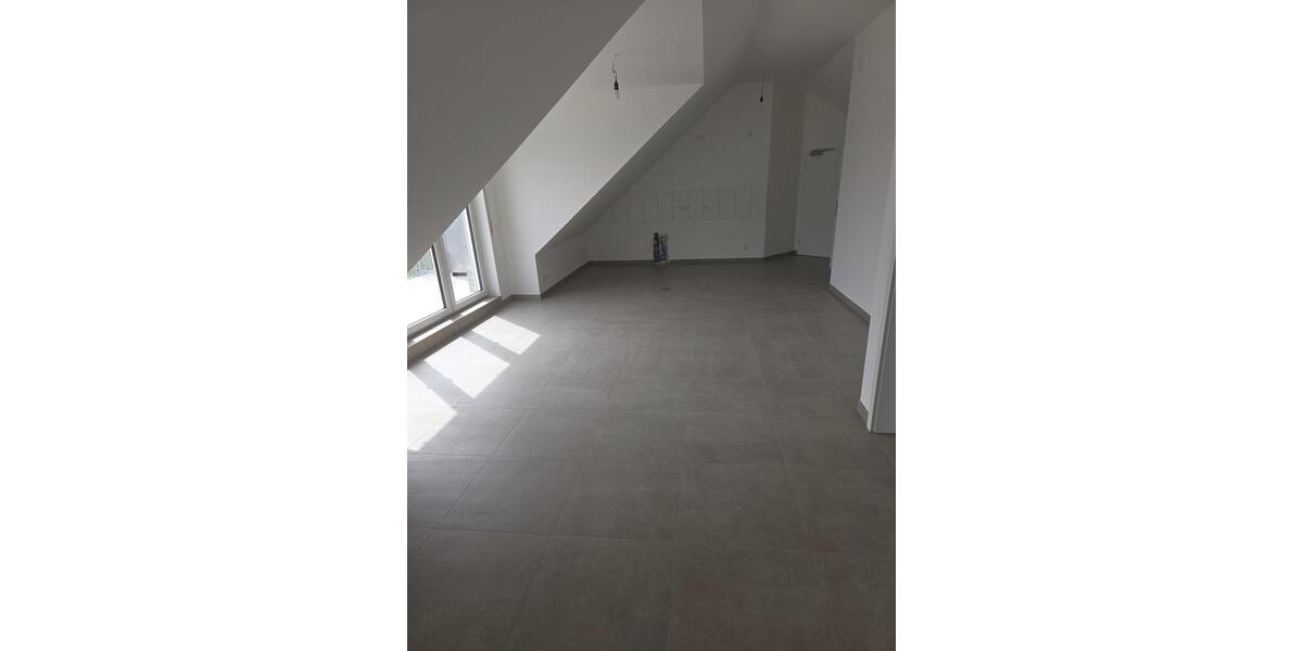 Dachgeschoßwohnung Großostheim - 3 Zimmer, 67 m&sup2;, 910&euro; | Angebot:26137430