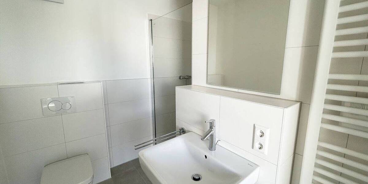 Etagenwohnung Stuttgart Untertürkheim - 3 Zimmer, 118 m&sup2;, 1.990&euro; | Angebot:25672148