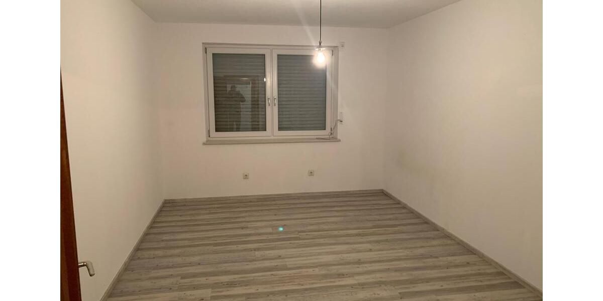 Etagenwohnung Oberviechtach - 3.5 Zimmer, 114 m&sup2;, 750&euro; | Angebot:26288339