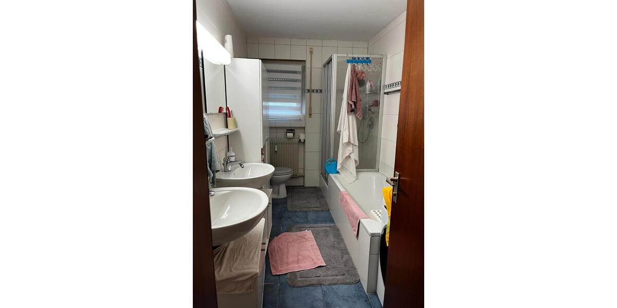 Erdgeschoßwohnung Herrenberg - 4 Zimmer, 110 m&sup2;, 1.100&euro; | Angebot:26637117