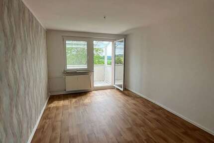 Wohnung Glauchau - 3 Zimmer, 57 m&sup2;, 350&euro; | Angebot:26994553