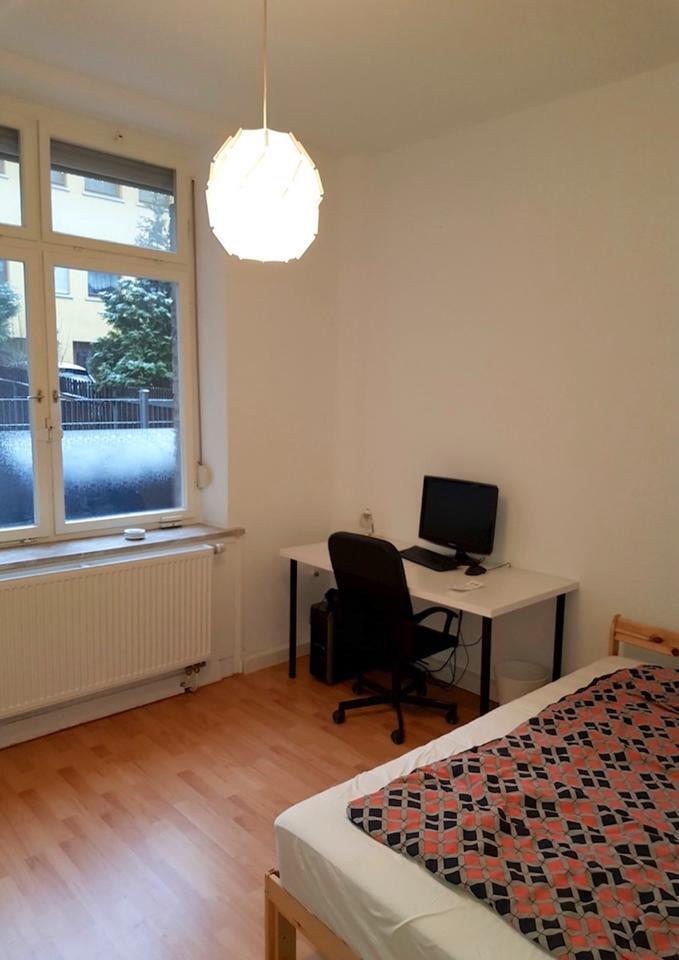 B21-1 - Tolles möbliertes Zimmer in Stuttgart West