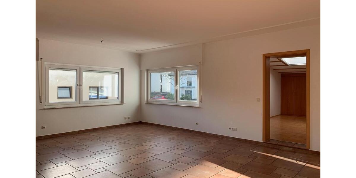 Etagenwohnung Königswinter - 4 Zimmer, 135 m&sup2;, 990&euro; | Angebot:26309168