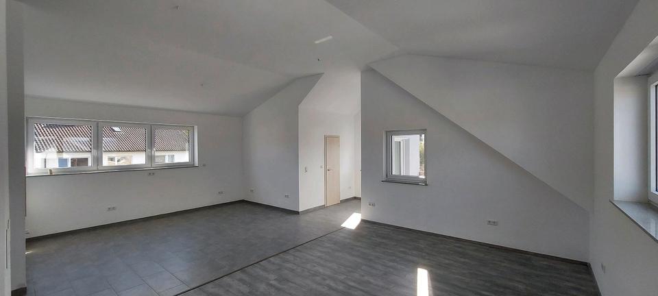 Dachgeschoßwohnung Bad Neustadt an der Saale - 2 Zimmer, 74 m&sup2;, 830&euro; | Angebot:25311277