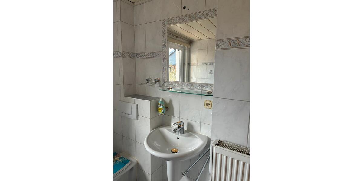 Erdgeschoßwohnung Petersberg - 1 Zimmer, 42 m&sup2;, 450&euro; | Angebot:26087539