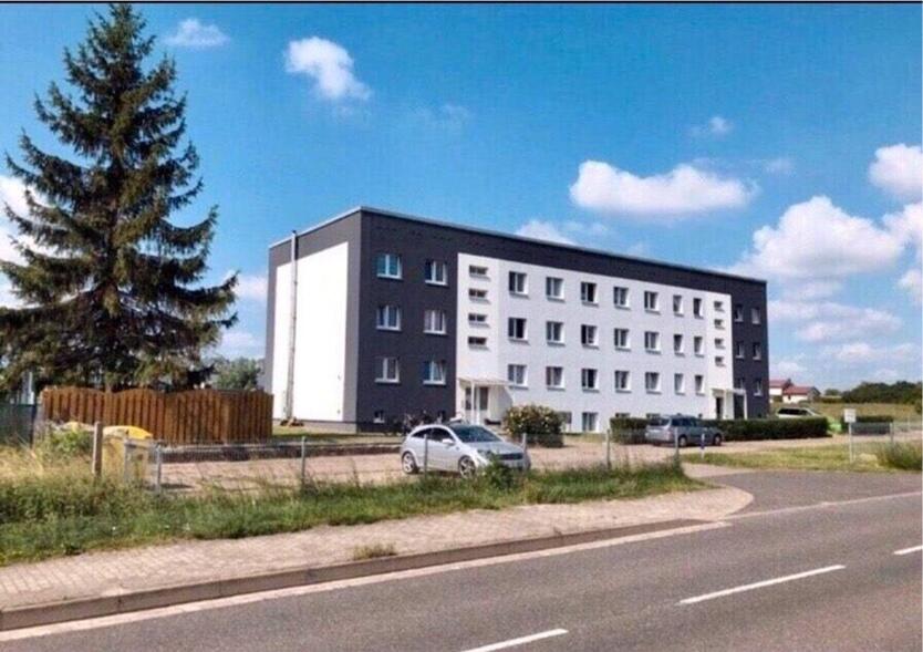 Ab 01.09.2025 im EG li zu vermieten, eine 3-RaumWohnung mit 60 m²