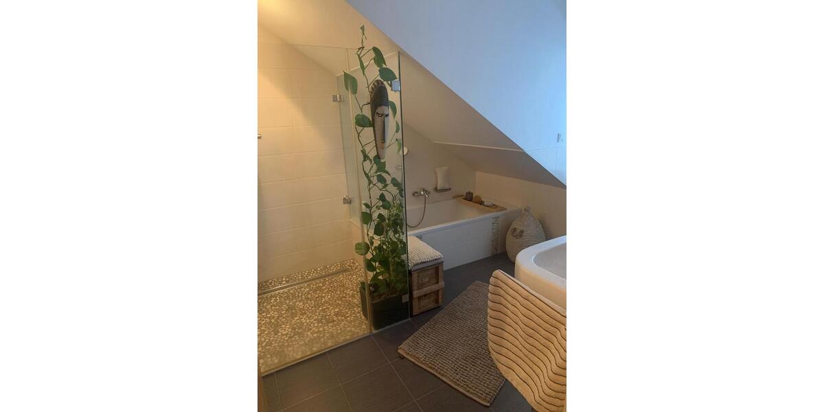 Dachgeschoßwohnung Overath - 2 Zimmer, 83 m&sup2;, 1.049&euro; | Angebot:24488192