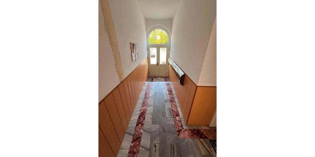 Dachgeschoßwohnung Arnstadt - 2 Zimmer, 87 m&sup2;, 609&euro; | Angebot:26650060