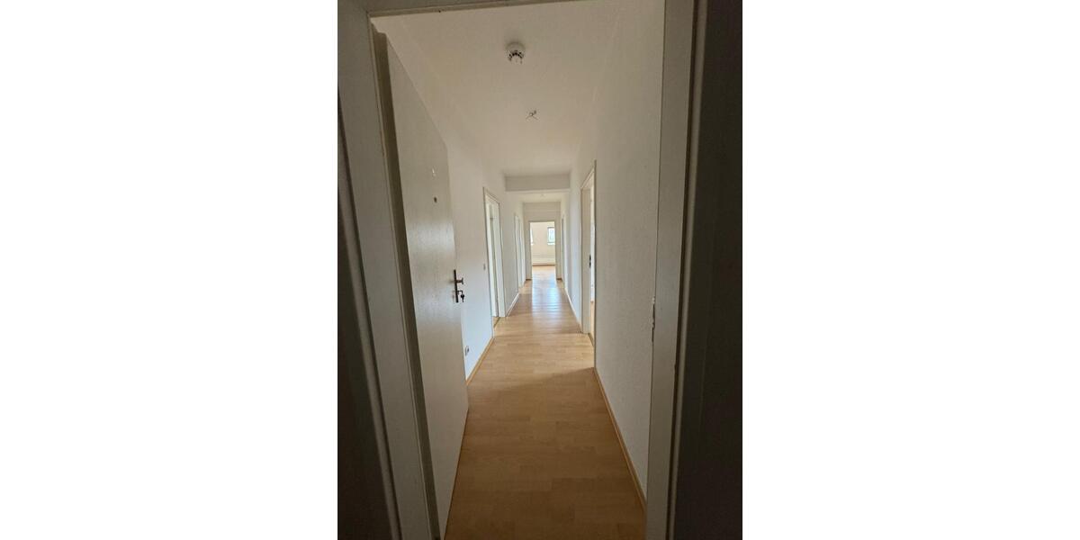 Dachgeschoßwohnung Zeitz - 3 Zimmer, 74 m&sup2;, 444&euro; | Angebot:25345038