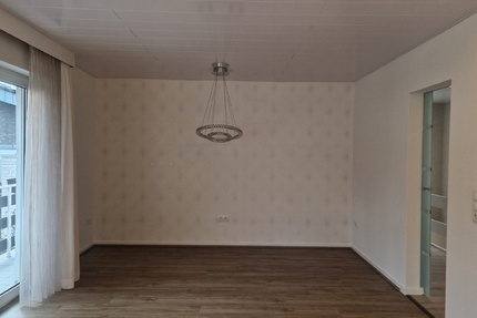 Zentral aber ruhig: 4-Zimmer im I. OG mit eigenem Garten *Carport