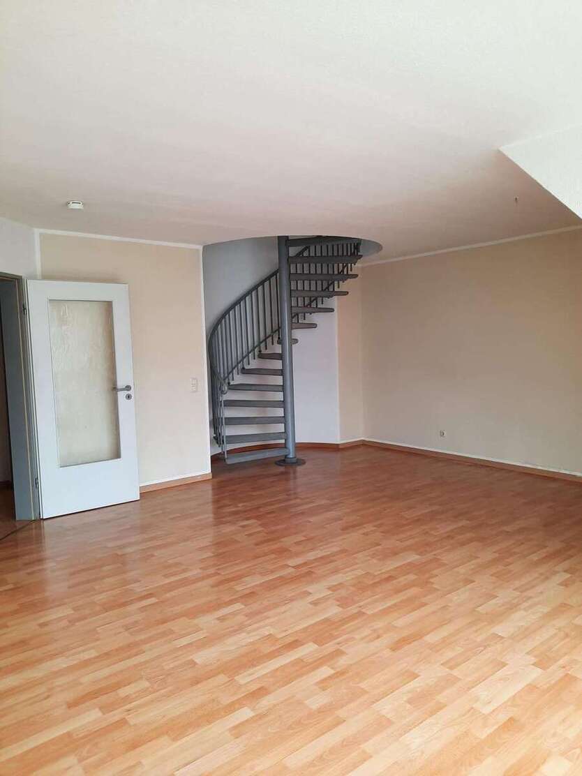 großzügige 3 Zimmer-Wohnung *gerade in Renovierung* mit Balkon und Küche 3 zimmer