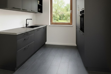 Helle 2-Zimmer-Wohnung mit Balkon, nur 400 m vom See zimmer