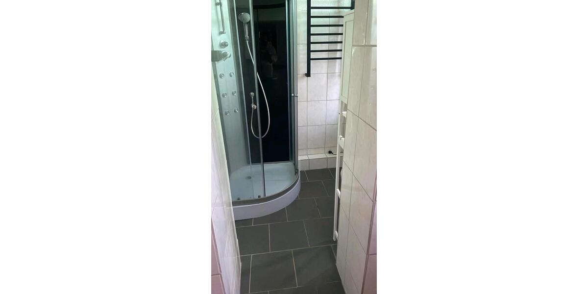 Biete eine 2 Zimmer - Wohnung mit Küche und Bad 2 zimmer