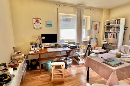 Ein großes Zimmer (25–30 m²) in freundlicher 3er-WG frei! 1 zimmer